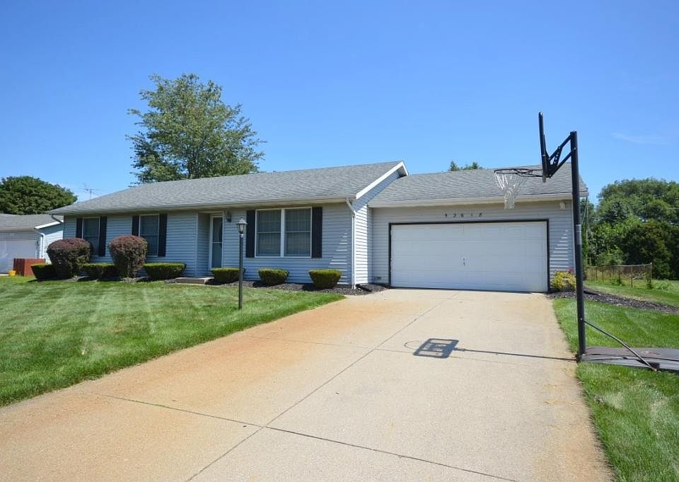 1st image of 53618 Hyde Park Dr