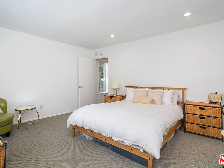 802 Washington Ave — Photo 22