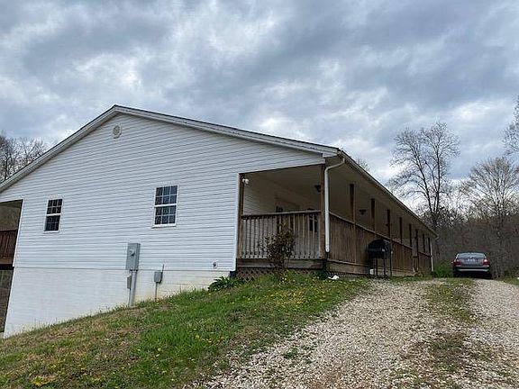 5th image of 200 Scotch Pine Dr