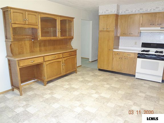 5th image of 501 W Front St