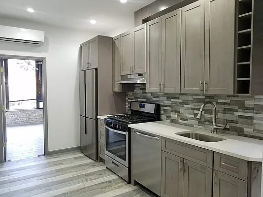 Rented by MCR Realty | media 19