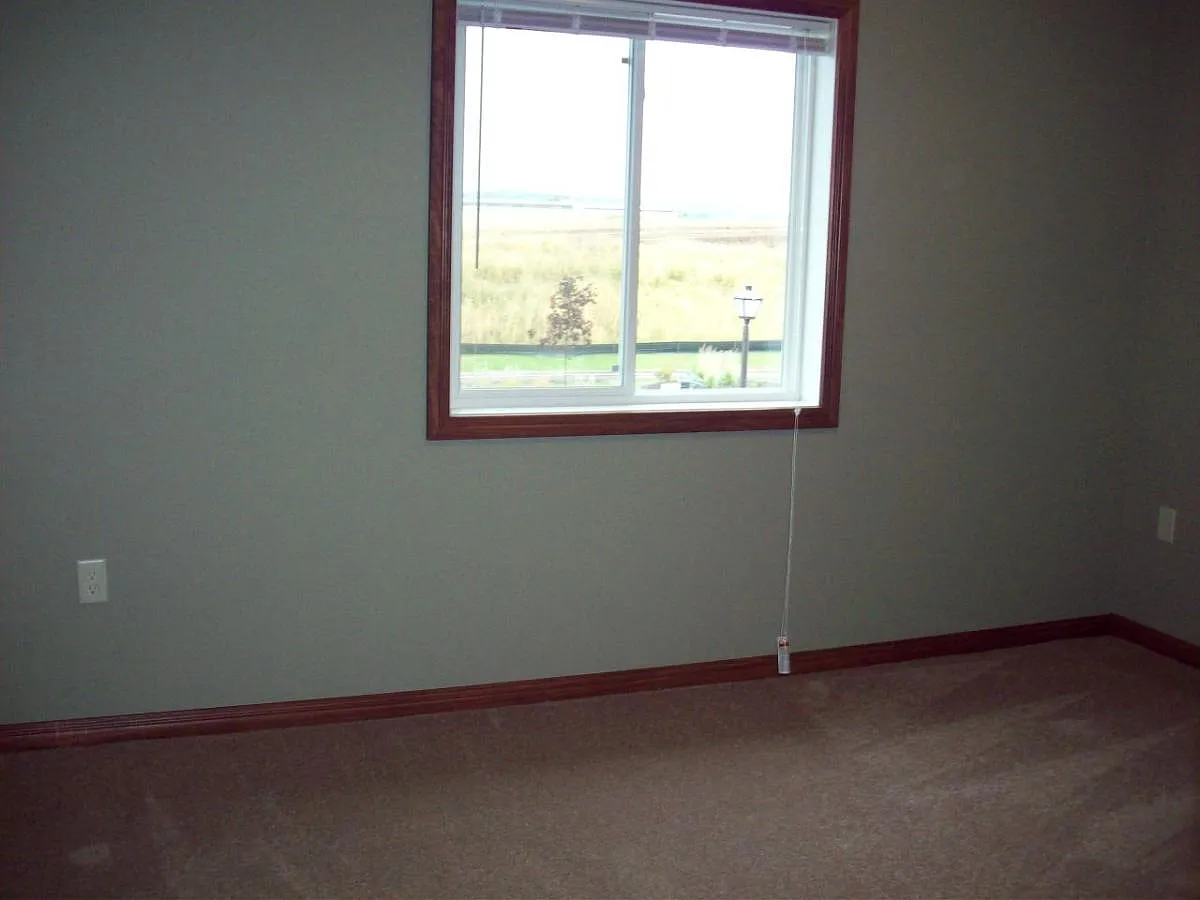 3 bed, 1400 sqft, $1,200 — Photo 3