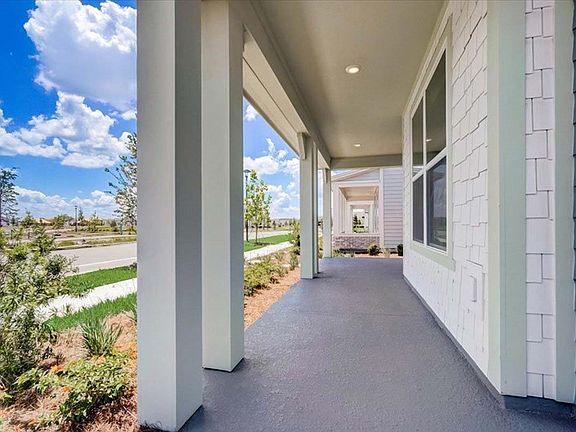 The Maitland - Porch