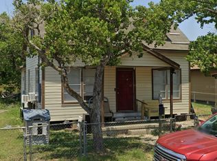 211 Thomas St, Refugio, TX 78377