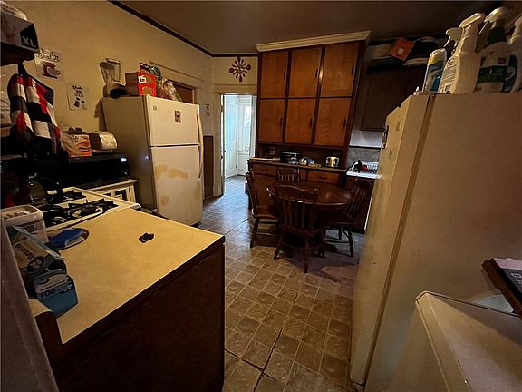 3rd image of 1310 Wallace St