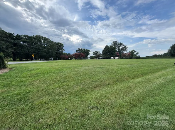 3392 Dreamy Ln #1, Claremont, NC 28610