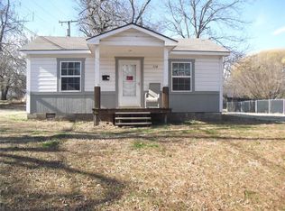 114 S 8th St, Tecumseh, OK 74873