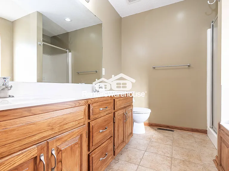 804 Stratford Dr — Photo 17