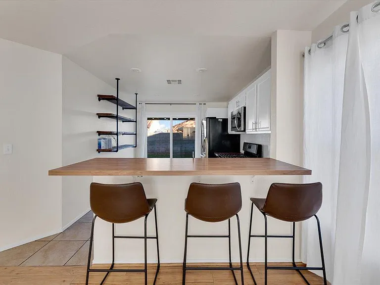 1072 Sky Rock Ct — Photo 5