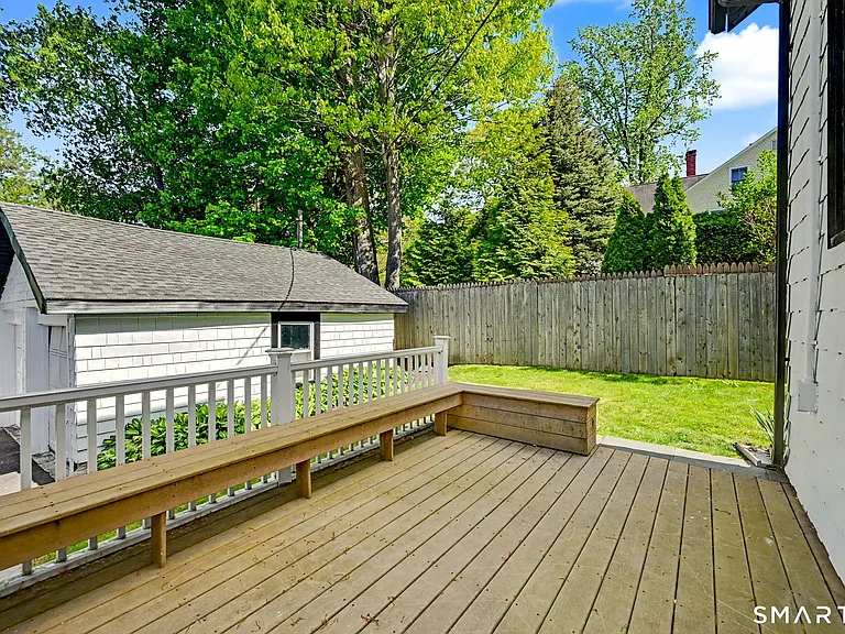 4 Highview Ave — Photo 32