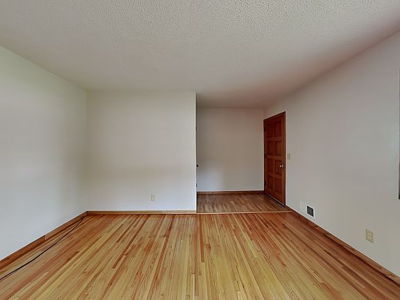 Living_Room-01_Image_xQ8CUTNabi