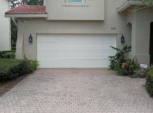 513 Tomahawk Ct, Palm Beach Gardens, FL 33410