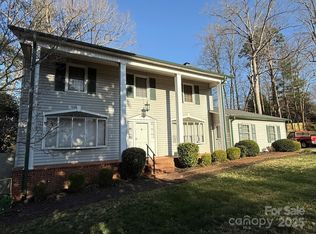 1968 12th Street Pl NE, Hickory, NC 28601