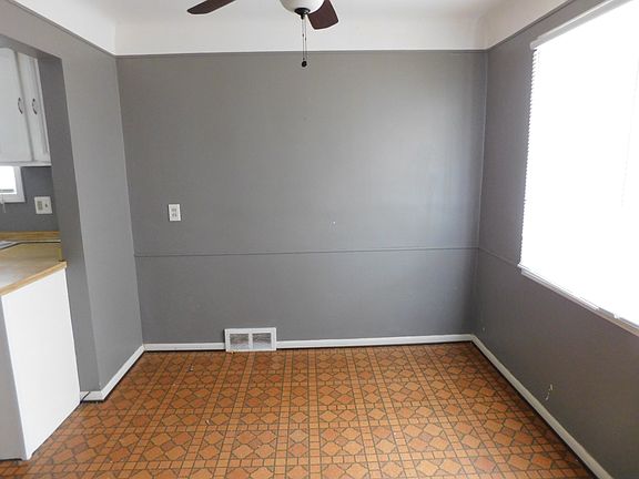 4th image of 22014 Avalon St