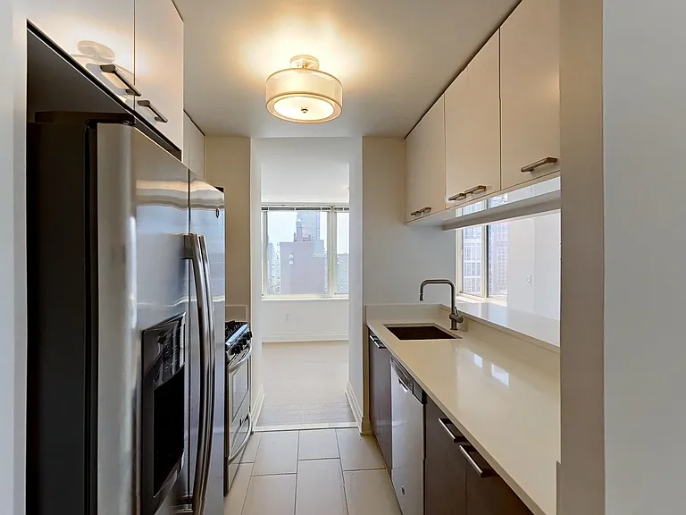 240 E 86th St #16-I — Photo 3