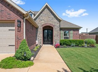 5909 S 66th St, Cave Springs, AR 72718