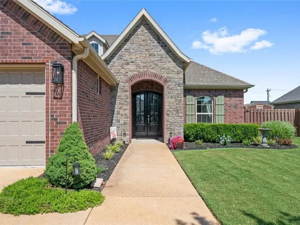 5909 S 66th St, Cave Springs, AR 72718