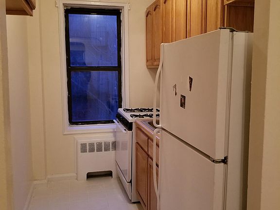 4th image of 2241 Holland Ave APT 6D