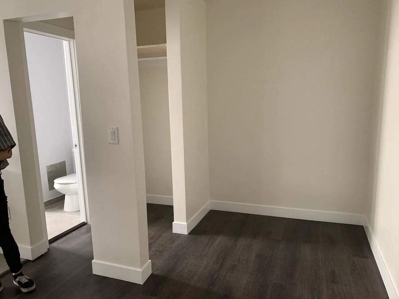 Studio, 300 sqft, $1,400 — Photo 1