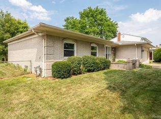 3545 Millay Dr, Troy, MI