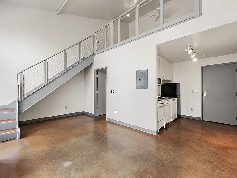 Whiteway Apartments — Photo 55
