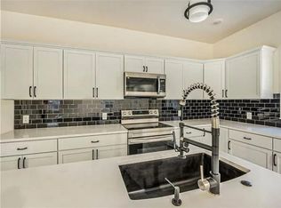 508 W Shawnee St, Paola, KS 66071
