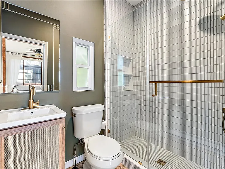 7433 Poe St — Photo 17