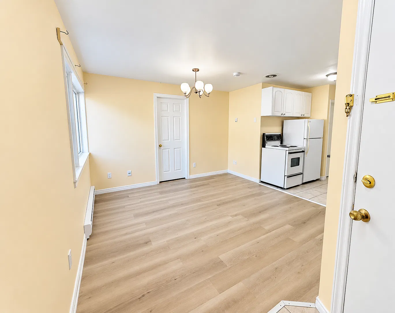 109 Emma St - A — Photo 1