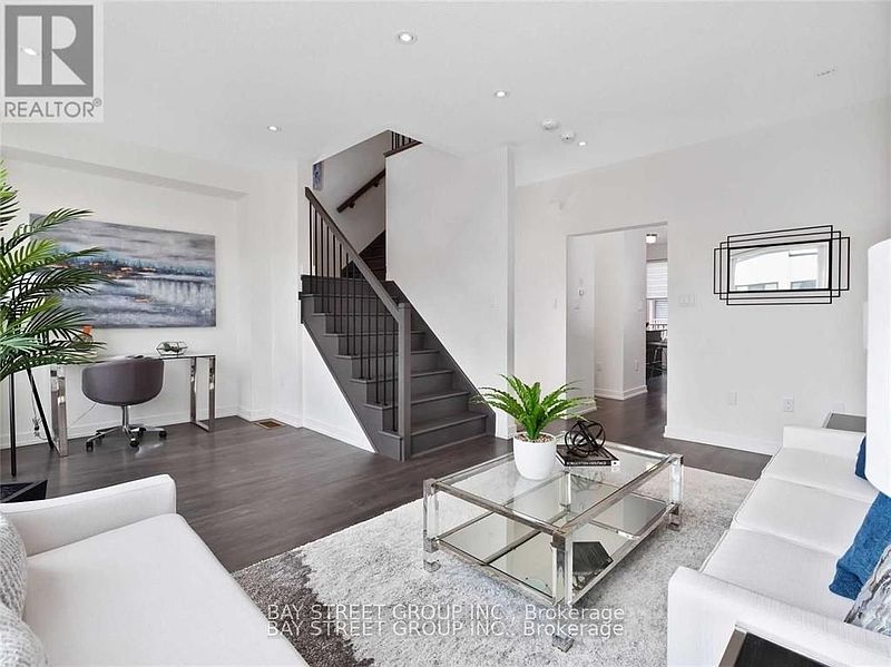 Oakville Townhouse for rent - 4 Bedrooms — photo 18