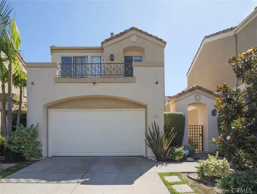 3 bed, 2.5 bath, 2656 sqft, $6,700 — Photo 2
