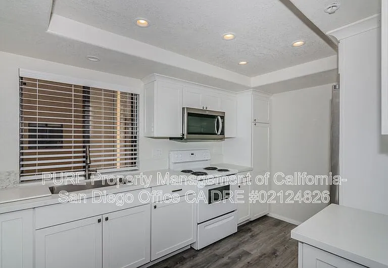 1680 N Coast Highway 101 #44 — Photo 11
