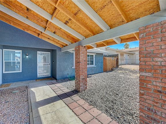 4th image of 614 Hidden Valley Dr
