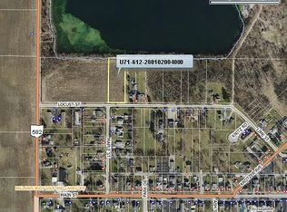 3 Locust St, Luckey, OH 43443