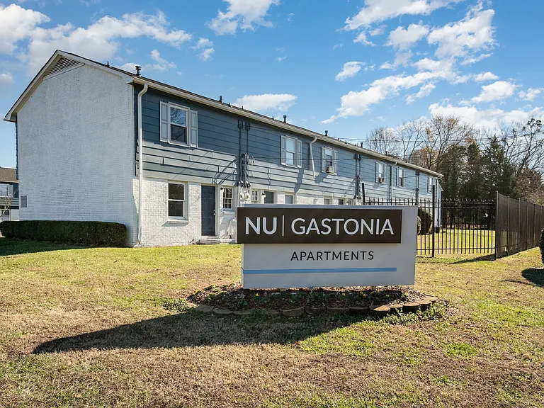 Nu Gastonia — Photo 11