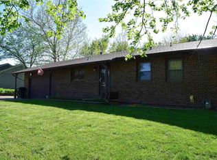 3525 NE Applewood Dr, Topeka, KS 66617