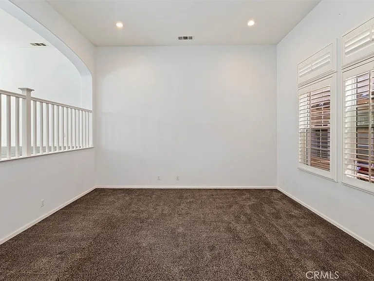 4433 Owens St — Photo 10