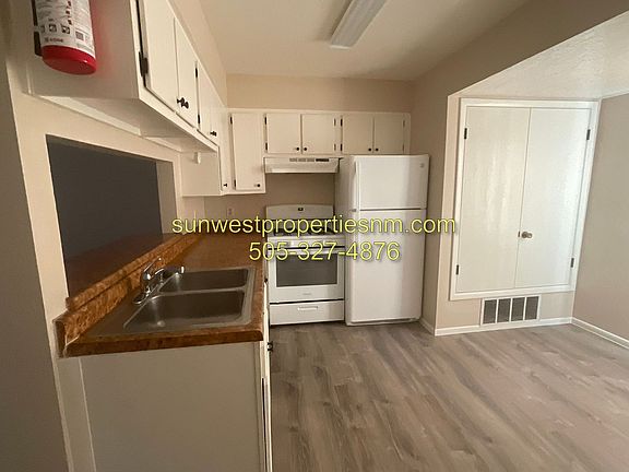 5th image of 1701 E Cliffside Dr APT D