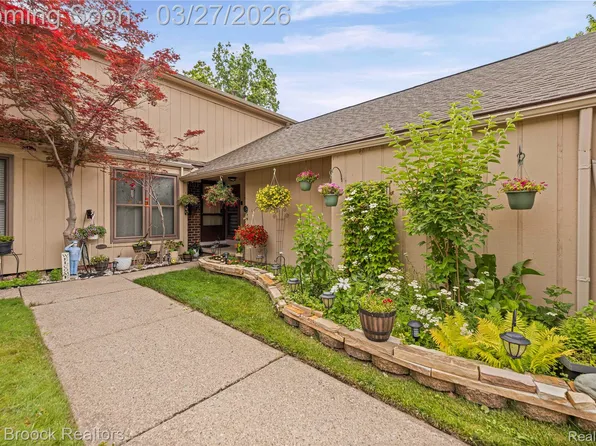 31723 Forest Ln, Warren, MI 48093