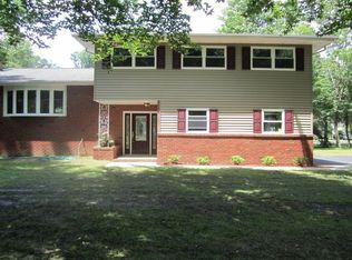 1 Whitegate Rd, Succasunna, NJ 07876