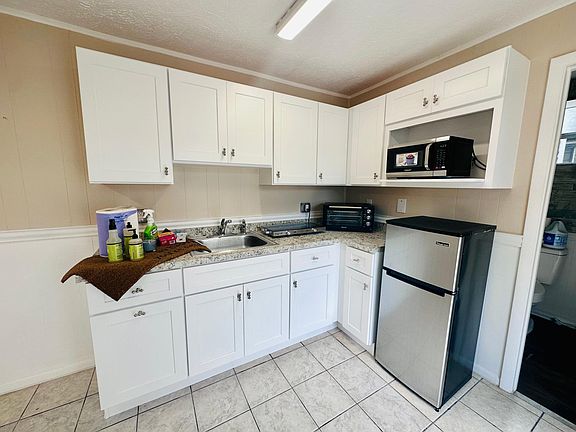 5th image of 3701 E Moody Blvd #18