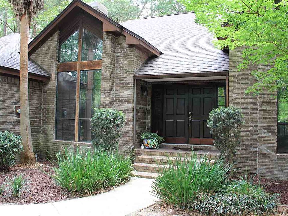 1st image of 1938 Vineland Dr