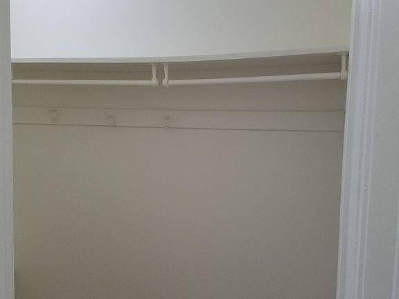 5th image of 2701 N Pine Grove Ave #3
