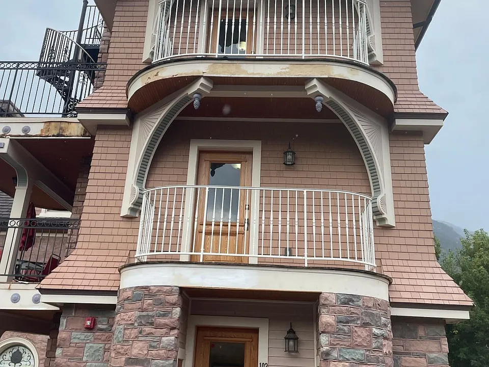 Top floor of a 4 Condo building is #103