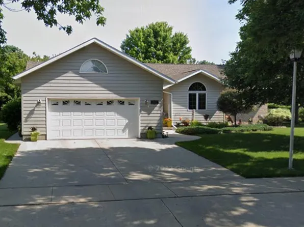1411 Ashwood Dr, Aberdeen City, SD 57401