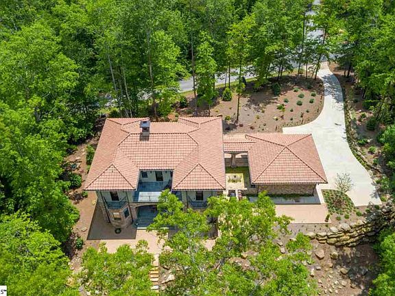 2nd image of 302 Lake Hills Ln
