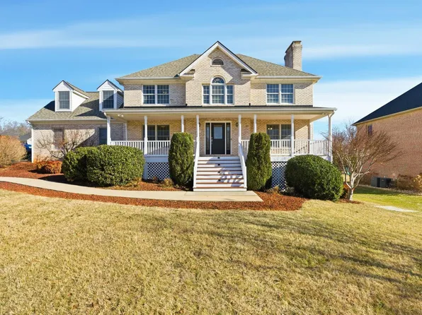 111 London Downs Dr, Forest, VA 24551