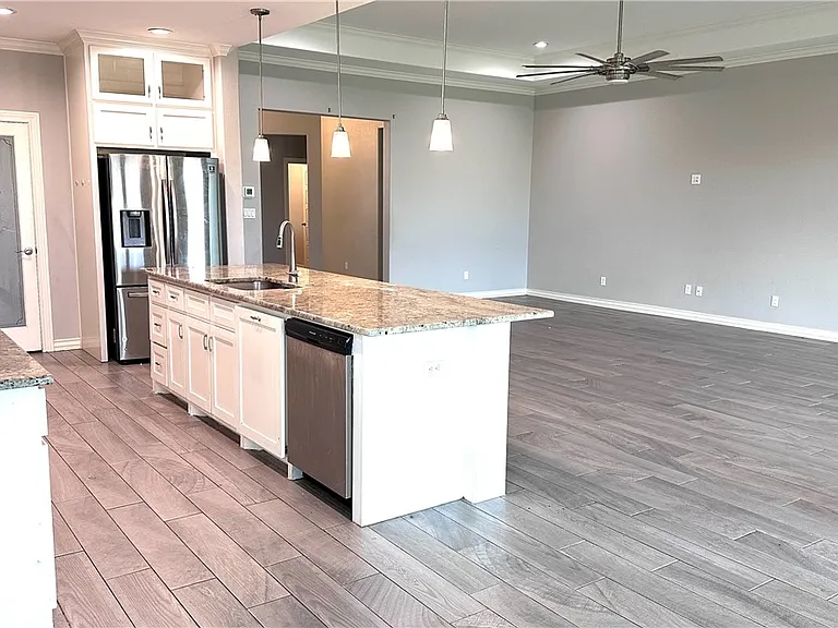 3734 Berkeley Dr — Photo 5