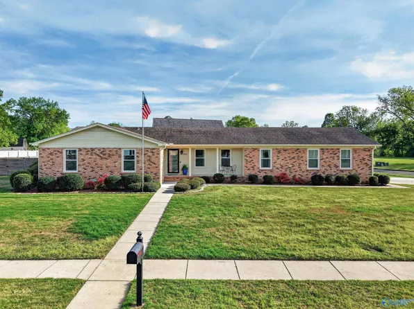 900 Cornelia Dr SE, Huntsville, AL 35802