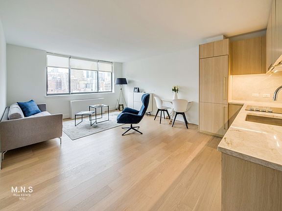 4th image of 250 W 19th St APT 9A