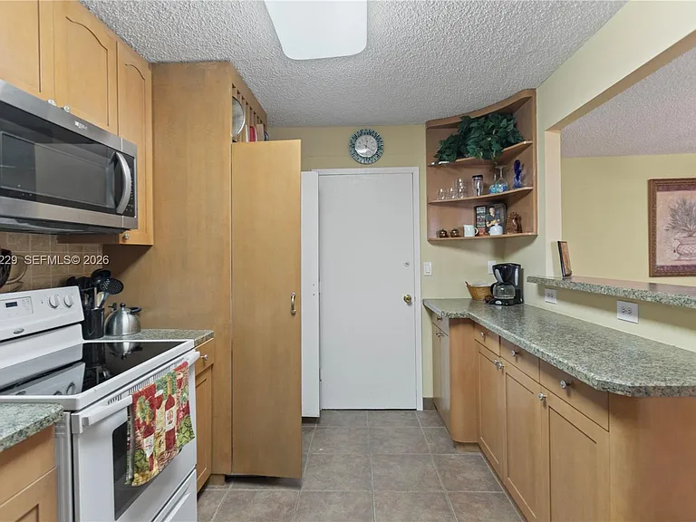 4020 Galt Ocean Dr #203 — Photo 21